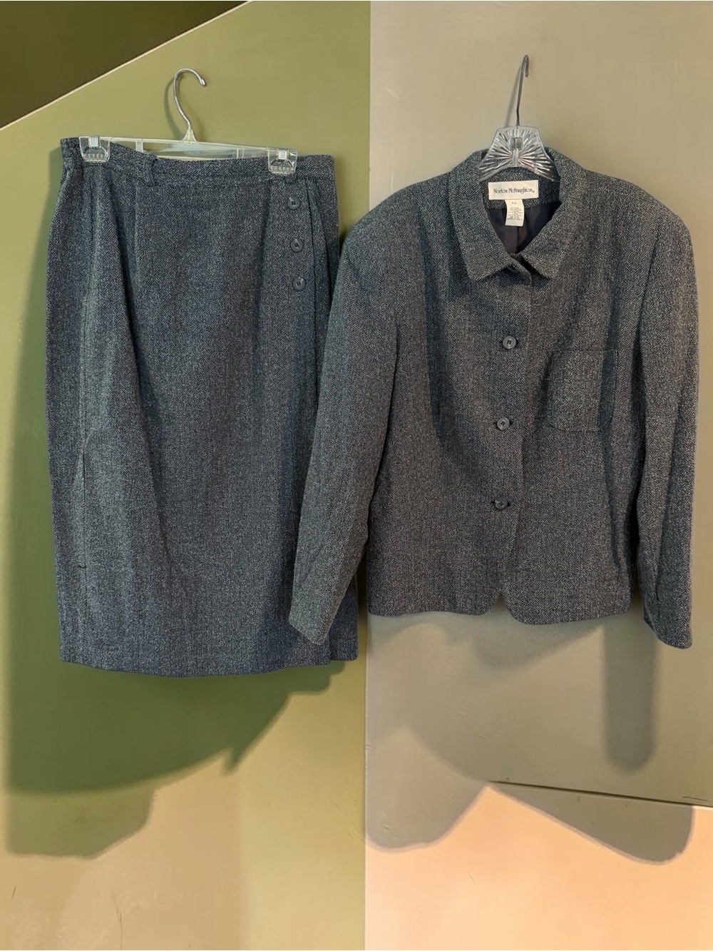 Vintage Norton McNaughton Gray Herringbone Tweed Skirt Suit Set Size 16 w/Belt